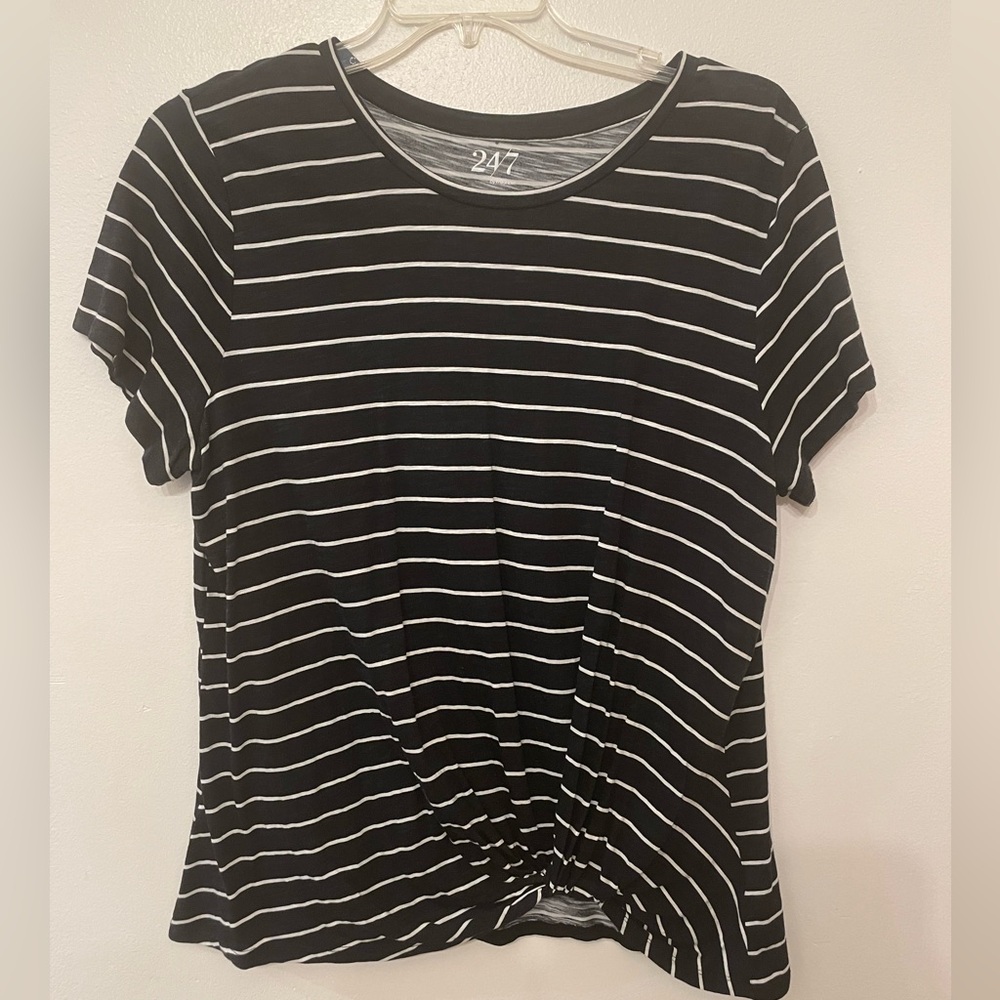 24/7 Comfort Apparel Black White Striped Tee Sz XXL